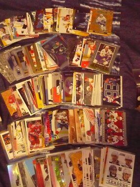 250 HOCKEY CARDS ALL INSERTS AND ROOKIES.